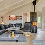 Holiday home Hwiting - 200m From The Sea By Interhome